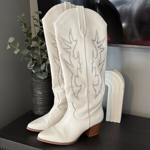 White Cowgirl Boots with Rhinestones